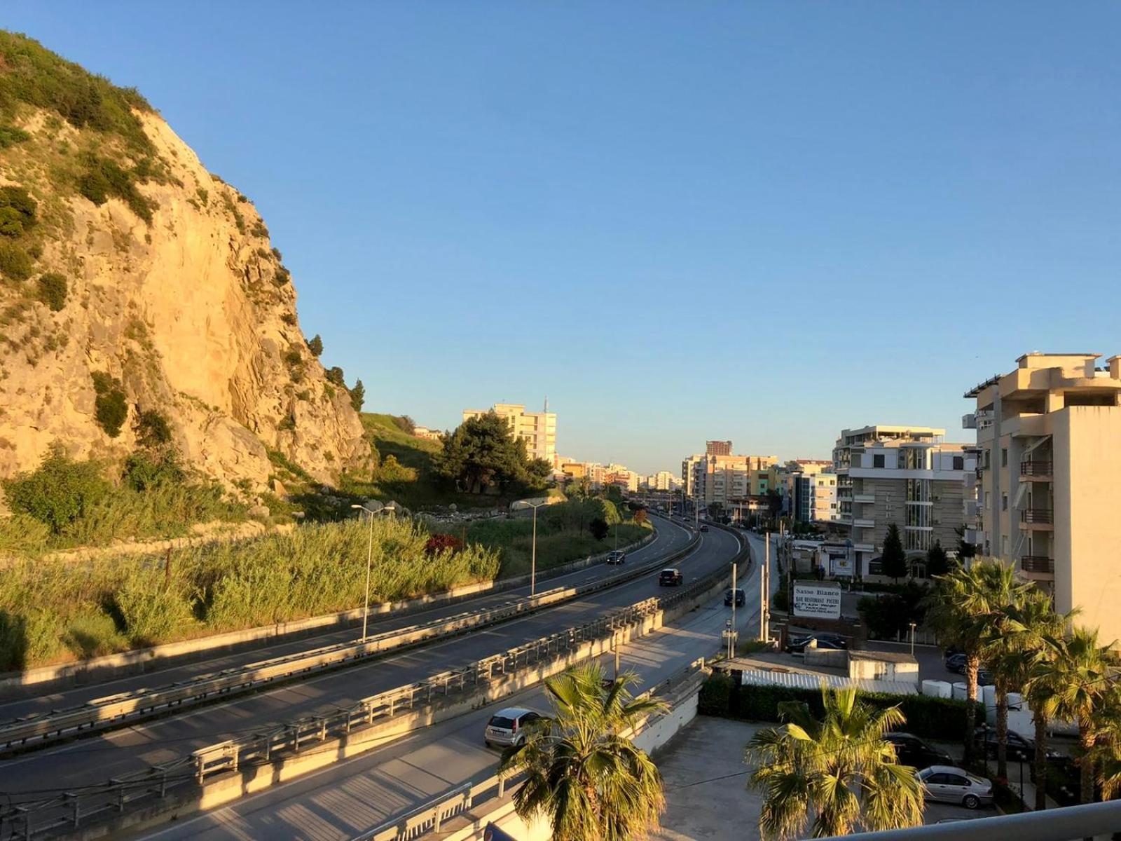 Apartment Ermest ,Kavaje Rock Дуррес Екстер'єр фото